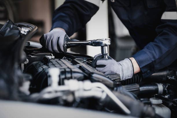 3 Things You Need to Consider When Choosing a Service For Auto Glass Repair & Replacement